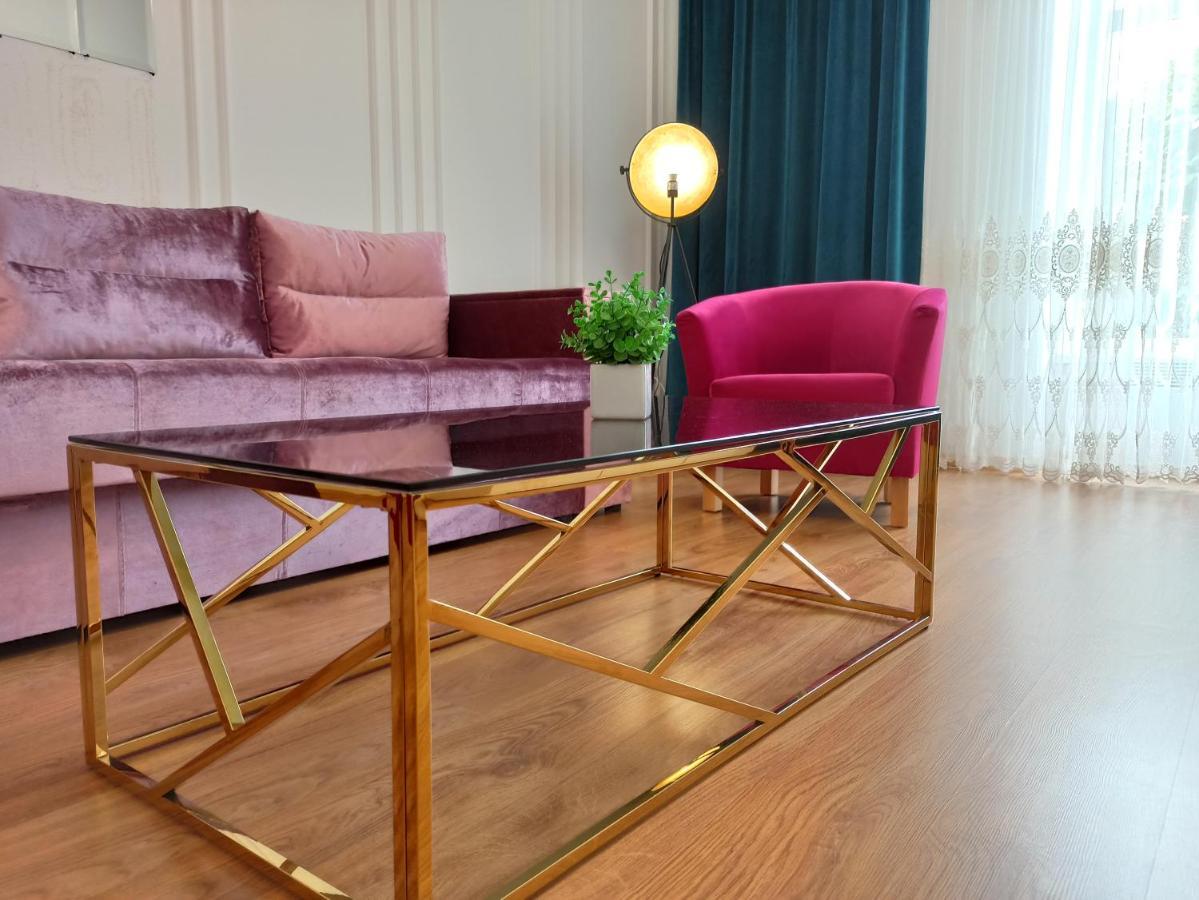 Elegant Lux Apartment In Central Square Mukacheve Bagian luar foto