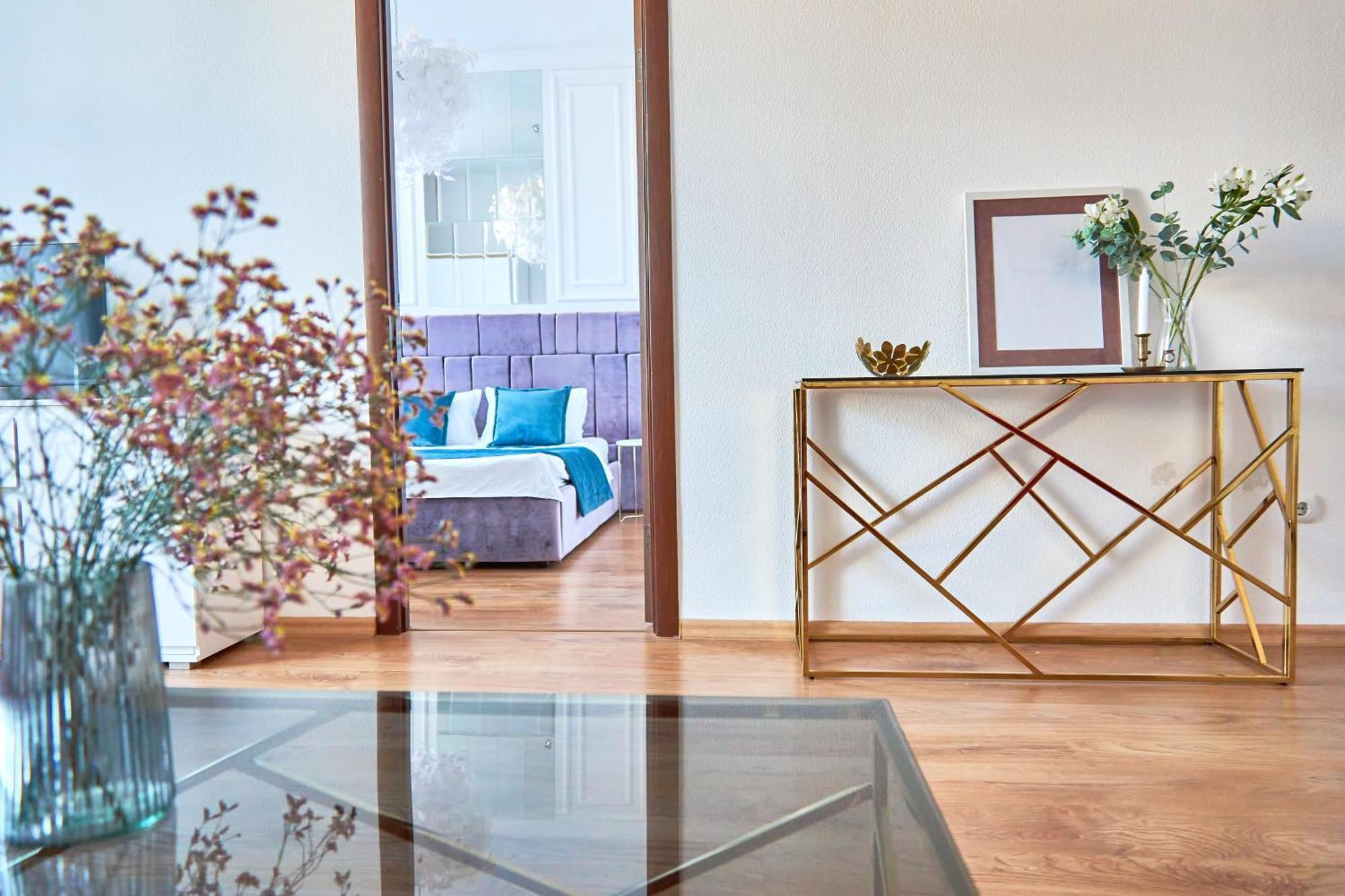 Elegant Lux Apartment In Central Square Mukacheve Bagian luar foto